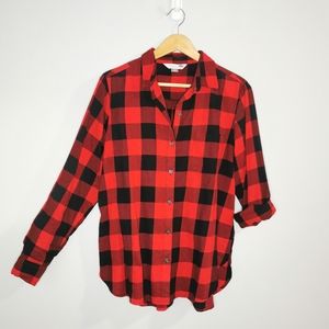 OLD NAVY Black & Red Plaid Long Sleeve Button Down Shirt